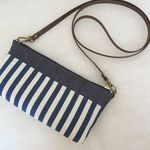 ：：軽くて身軽なシンプルポシェット：：紺のボーダー♪