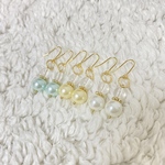【じんくん様専用】💛💙パールとアクリルビーズの雪だるまイヤリング・ピアスセット☃️