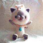 ネズミと仲良しシャムにゃんこ