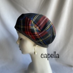 🌟capella🌟 タータンチェックが目を引くベレー帽　チャコールグレーのスウェード風生地とのリバーシブル　