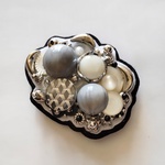 Button Cloud　個性的な雲モチーフ　ビンテージボタンのブローチ