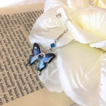 蝶のピアス〔片耳用〕＊ブルー＊クロス＊シルバー