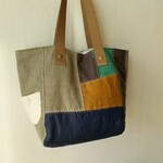 リネンのふんわりトートバッグ　パッチワーク　キルト綿入り
