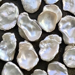 2個 バロックパール 淡水パール 花びら 大粒 15〜17.5mm 真珠 天然 クレオパトラ クレオ穴 パーツ 素材 粒売り ホワイト 