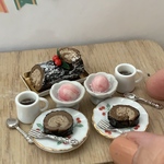 ミニチュアブッシュドノエルとストロベリーアイス