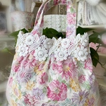 レースのミニトートバッグ