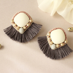 ビーズ刺繍＊マットホワイトカボションフリンジ ピアス