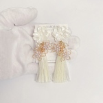 【受注製作】金属アレルギー対応　フラワー　タッセル　ゴールド　ホワイト　ウェディング　ブライダル　結婚式　挙式　洋装　和装　お呼ばれ　フォーマル　プレ花嫁　オールシーズン