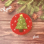 フェルト刺繍　クリスマスツリーのブローチ