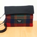 タータンチェック柄のショルダーバック
