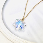 Swarovski ❄️虹色の雪の結晶ペンダント