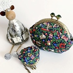 リバティ　クリスマスがま口ポーチ