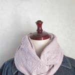 ＊肌に優しい綿素材＊アラン風ニットのスヌード　　ペールピンク