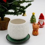 ニット柄のカップ（白）と小皿（ｸﾞﾘｰﾝ）のセット
