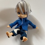 ねんどろいどどーる向け　青いyシャツのシマエナガ柄のズボン