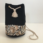 インド刺繍リボンと帆布の丸底巾着バッグ◇chic black