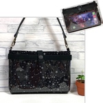 横型スマホポーチ 星柄　iPhoneポーチ　透明ポケット入れたまま操作