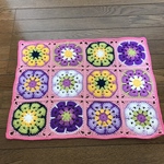かぎ編み　モチーフ　マルチカバー　（すみれとパンジー）　ハンドメイド　編み物
