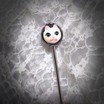 白猫絵付けの玉かんざし【スティックかんざし棒タイプ・長さ13,5cmのみ】