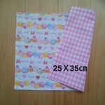 Ｎew😺スイーツマカロンとピンクのギンガムチェックのランチョンマット25X35㎝🎀リバーシブル仕様