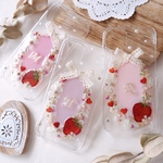 【全機種対応】❁文字入れ❁ いちごとお花のリース❁.*･ﾟドライフラワースマホケース