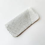 精密な十字つなぎ　刺し子ハンカチ