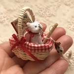 バスケットのちいさなネコちゃん＊白ネコちゃん