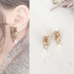ピアス/ベージュのレクタングル