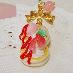 【イチゴ】小さなホットケーキ／ストラップ、イヤホンジャック