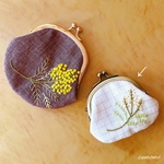 ミモザ刺繍がま口 ・ホワイト(リネン生地)