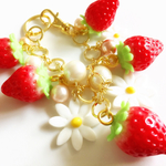 いちごとお花のバッグチャーム