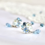 ビオラの花束ピアス/イヤリング（アクアマリンカラー）