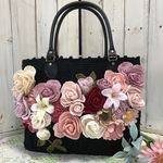ピンクローズとガーベラとアネモネのトートバッグ（ブラック）★レース編み　ファスナー口　手編み　バラ　薔薇　エミーグランデ　