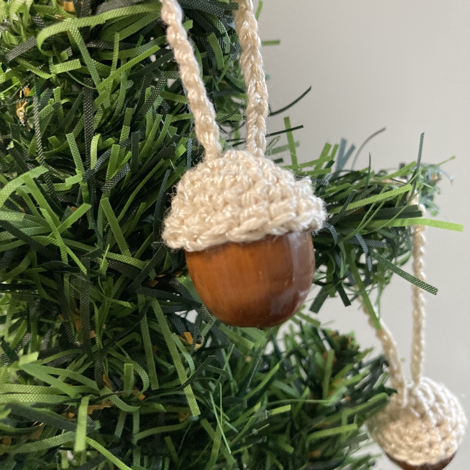 どんぐりのクリスマスオーナメント 生成り帽子 - HIRORIN822'S GALLERY