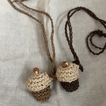 ドングリペンダント（ベージュ）