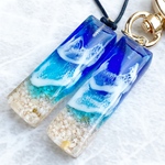 波打ち際を切り取った　海レジンアートのスティックキーホルダー　ネックレス　さざ波　名入れ可能　ネームキーホルダー