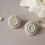 ビーズ刺繍＊優しいカラーのまんまるビーズ刺繍ピアス