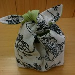 おにぎりポーチ×鳥獣戯画×若草色