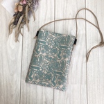 jungle relief・ベージュのスマホショルダー（大）サコッシュ