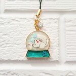 スノードームのストラップ（雪花と猫）