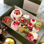 ミニチュア　クリスマスギフト🎂（緑）