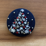 ビーズ刺繍くるみボタン（ヘアゴム/ブローチ）