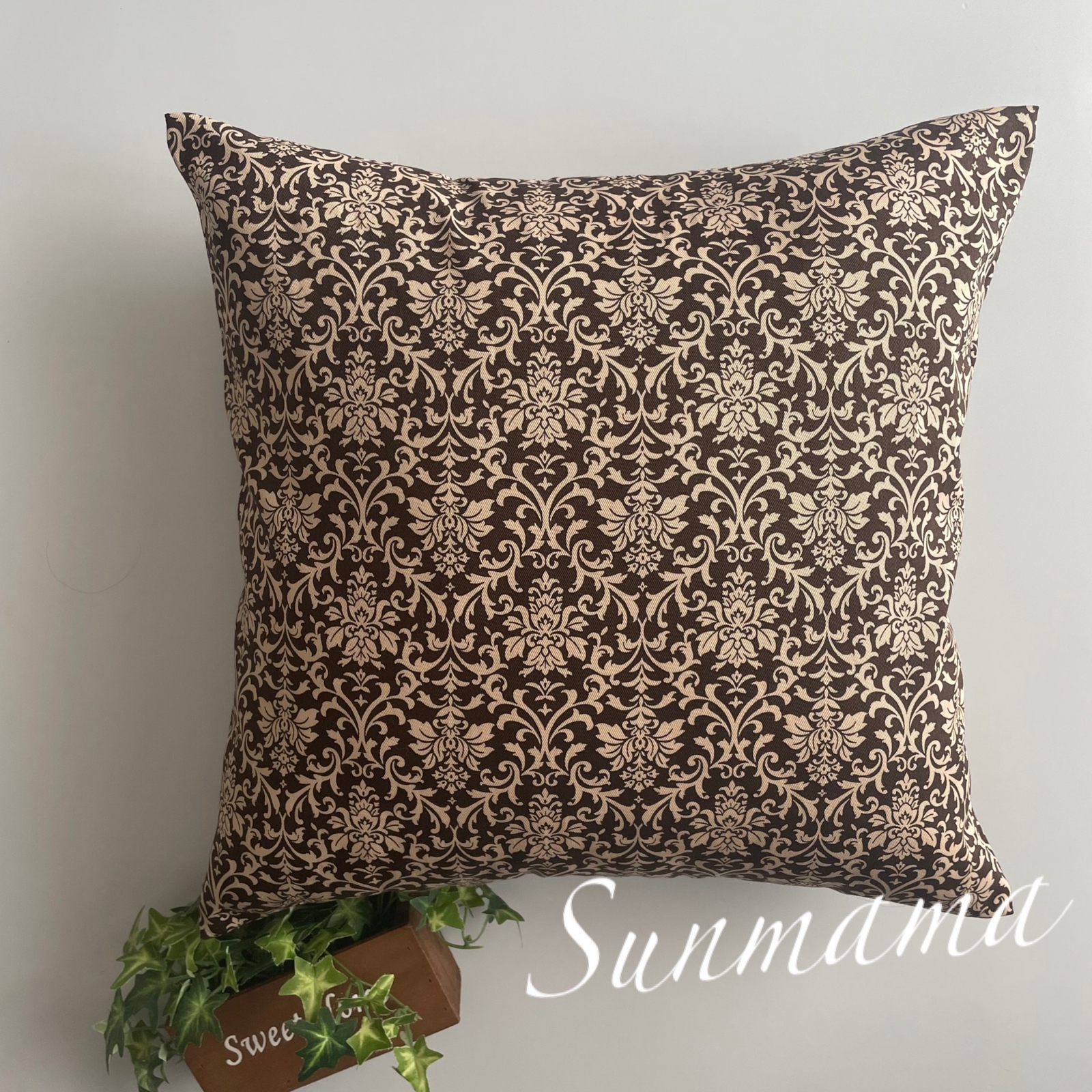 北欧調 クッションカバー 秋冬 ダマスク柄 アンティーク調 ブラウン