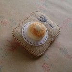 《ご予約品》ホットケーキのブローチ（フェルト・stitch）