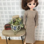 リカちゃん・服　サイドスリットのロングワンピース　リブベージュ