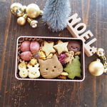 「ねこたちのクリスマス♪クッキー缶」（S）【期間限定缶】