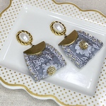 インド刺繍リボンのパールカボションピアス（イヤリングにも変更可）送料無料♫