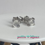 レインボームーンストーン 4mm シルバー925製 スタッドピアス