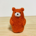 羊毛フェルト　ちょっとヤンチャしそうなクマさん