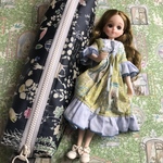 完成品★リカちゃんおさんぽポーチ★リバティラミネートヨシエ★外撮り・ロケ撮影・ドールイベントにも